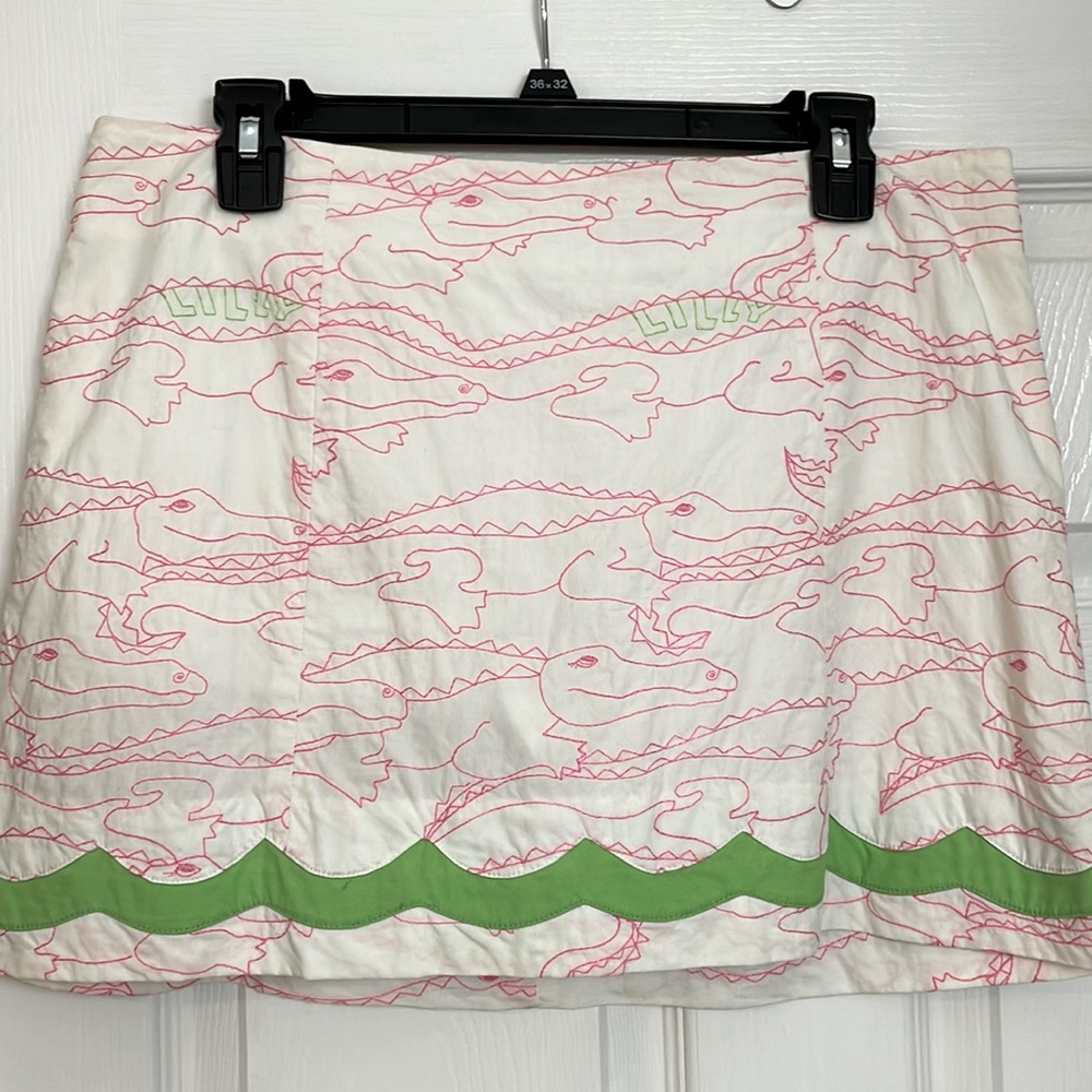 Size 8 Lilly Pulitzer skort cute with alligator embroidery